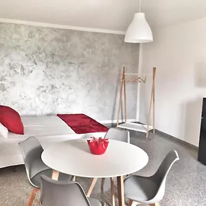 Red Tower Venice - 2 Mins From Vce Airport- Free Wifi Holiday home